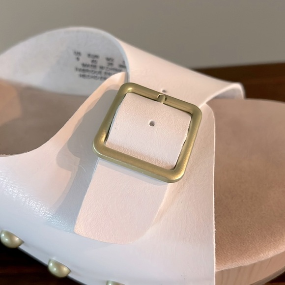 American Eagle Elegant White Mules with Gold Buckle. - Picture 8 of 13